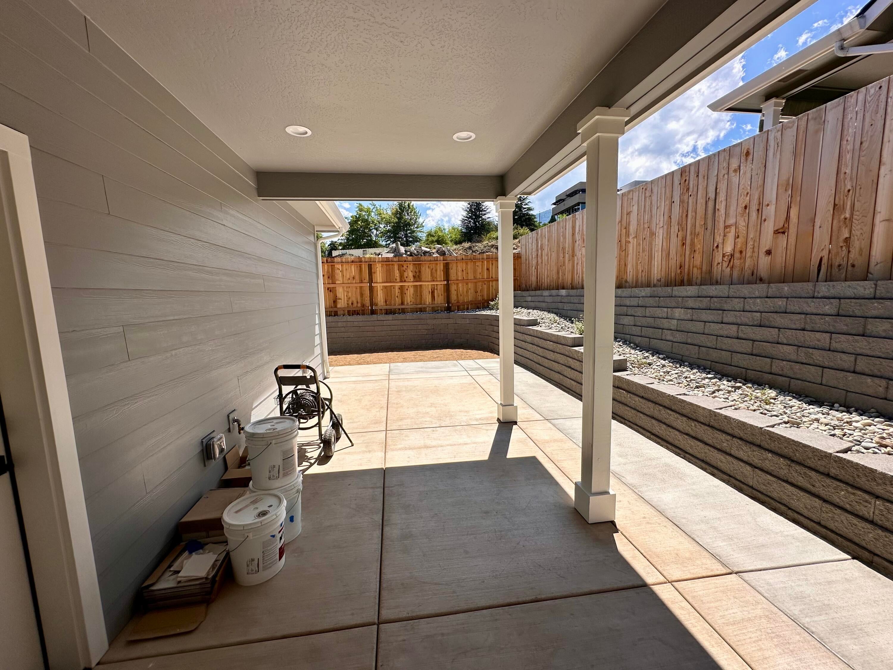 380 Randy Street Ashland, OR 97520 - Photo 35 of 43 Back Patio