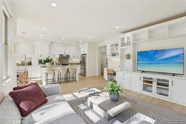 $1,298,000 | 24 Maycrest, Irvine, CA 92618