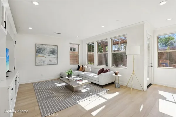 $1,298,000 | 24 Maycrest, Irvine, CA 92618