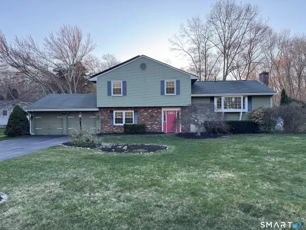 $3,300 | 15 Brookfield Drive, East Lyme, CT 06333