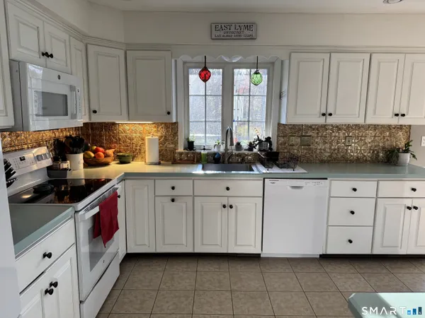 $3,300 | 15 Brookfield Drive, East Lyme, CT 06333