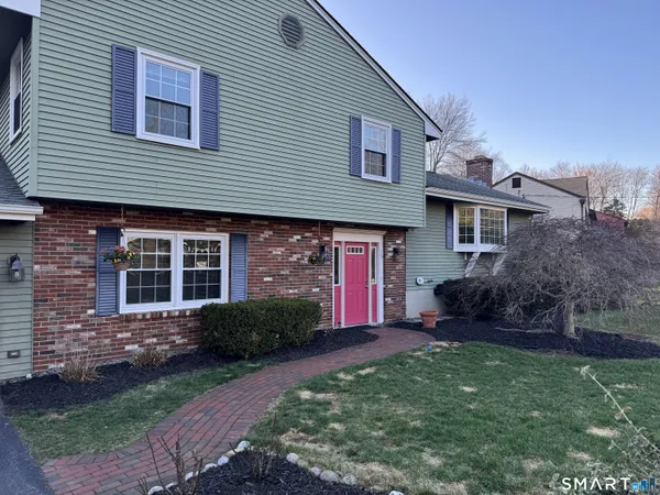 $3,300 | 15 Brookfield Drive, East Lyme, CT 06333
