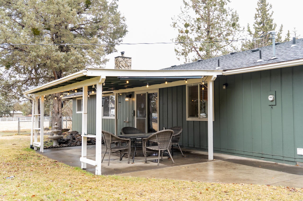 63410 Hamehook Road Bend, OR 97701 - Photo 26 of 35 HDR 19902