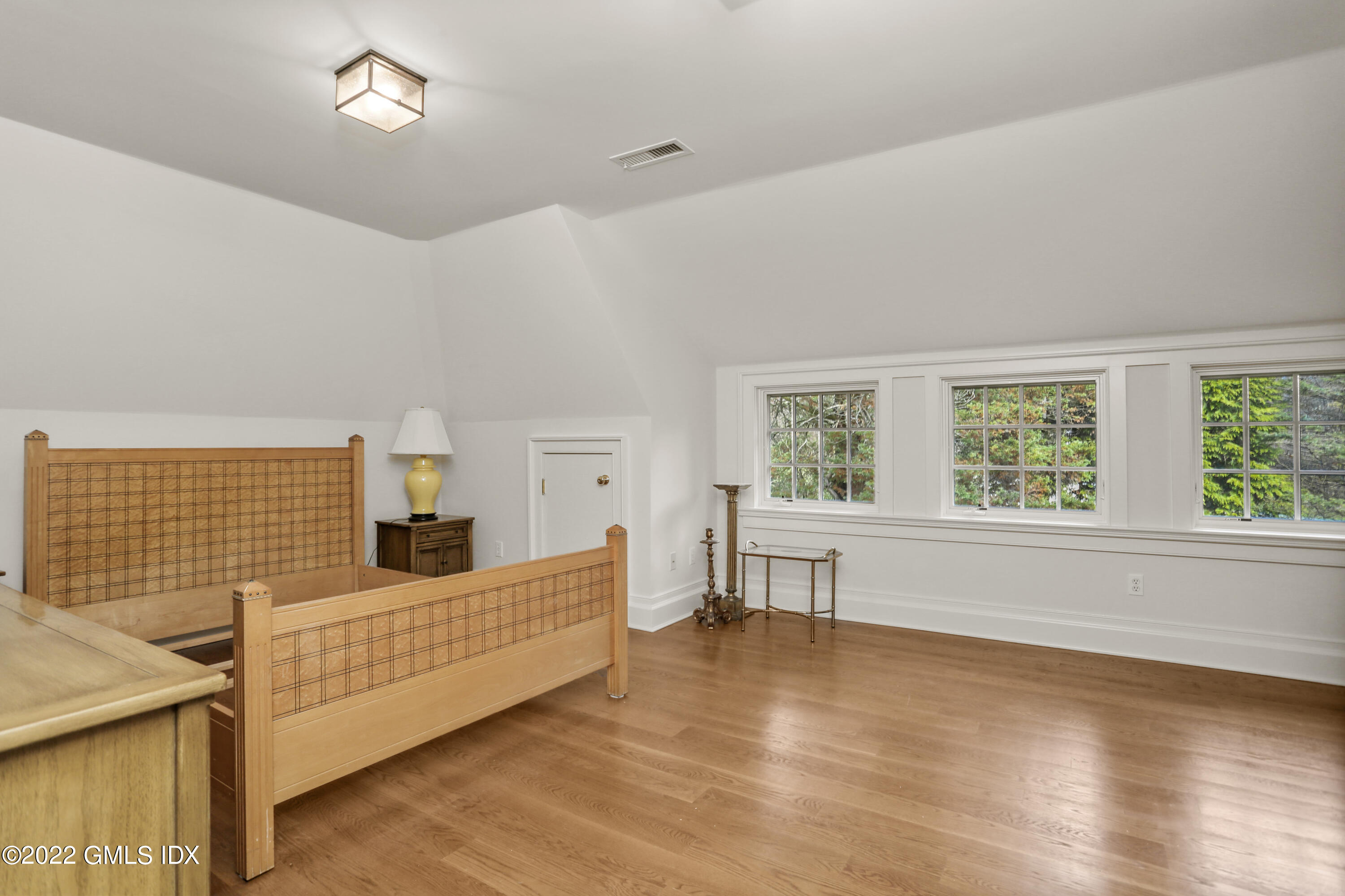 16 Cherry Valley Road Greenwich, CT 06831 - Photo 17 of 29 16 Cherry Valley Rd Greenwich-print-021-