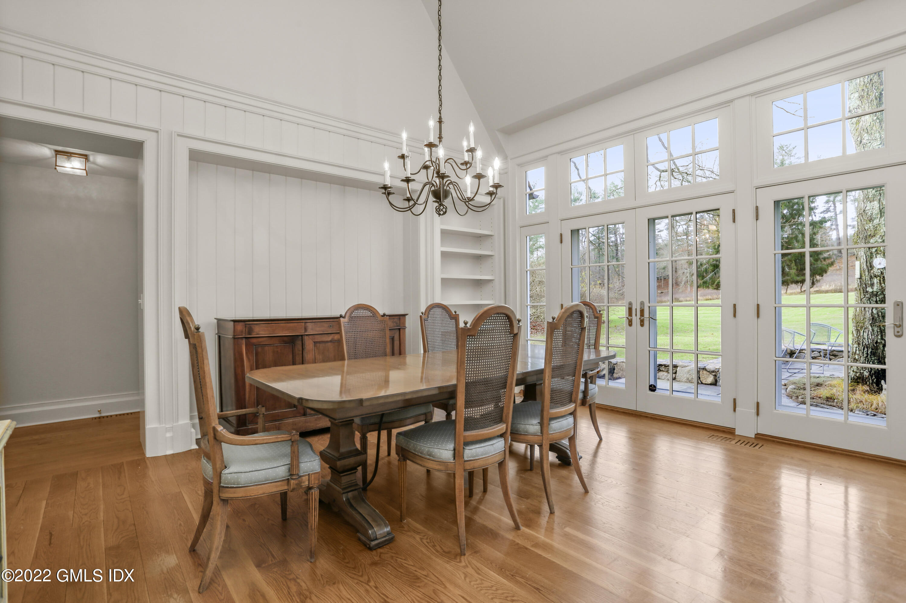 16 Cherry Valley Road Greenwich, CT 06831 - Photo 8 of 29 16 Cherry Valley Rd Greenwich-print-012-