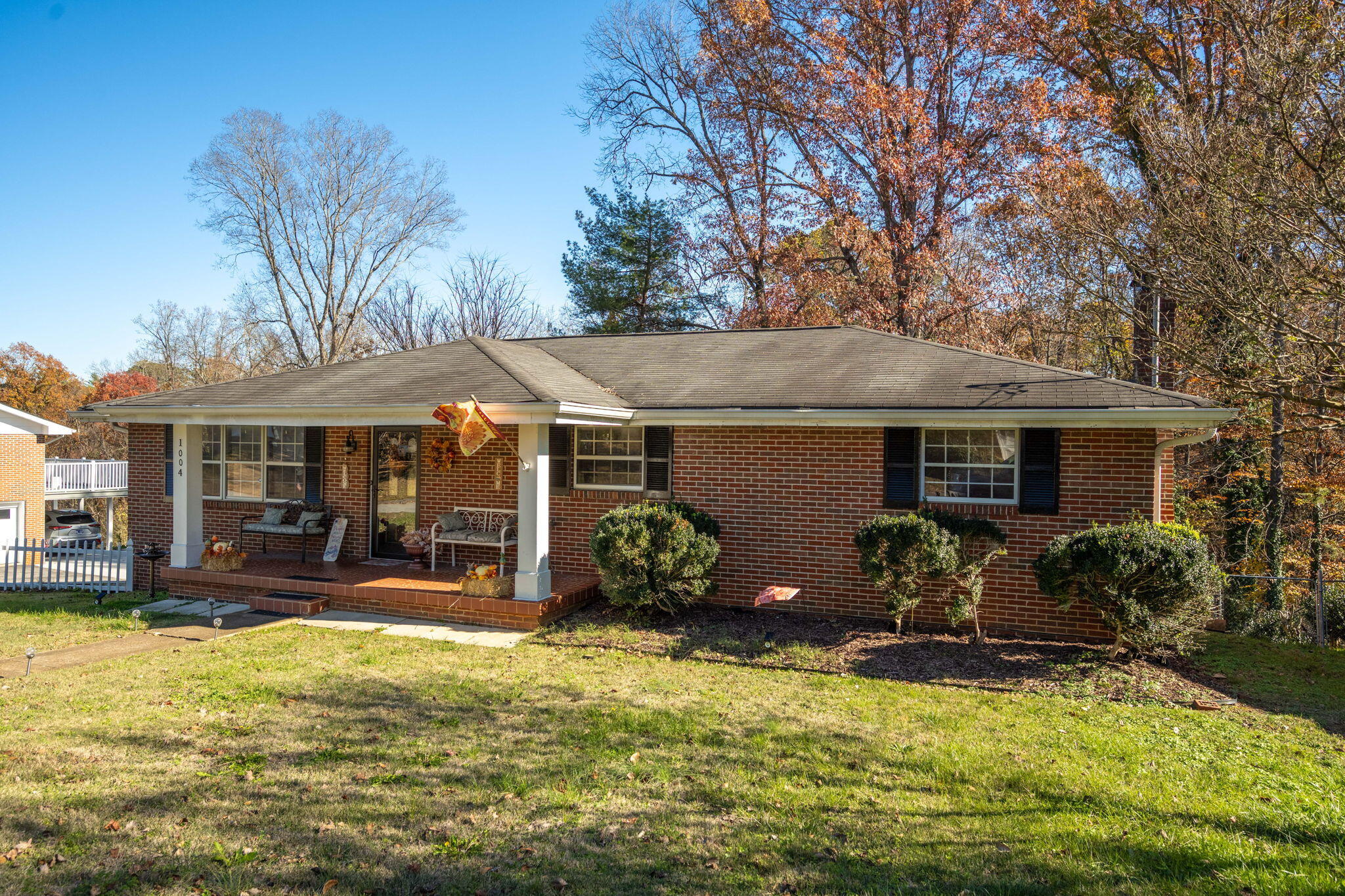 1004 Ravencrest Drive Chattanooga, TN 37421 - Photo 2 of 48 49-web-or-mls-DSC_0759