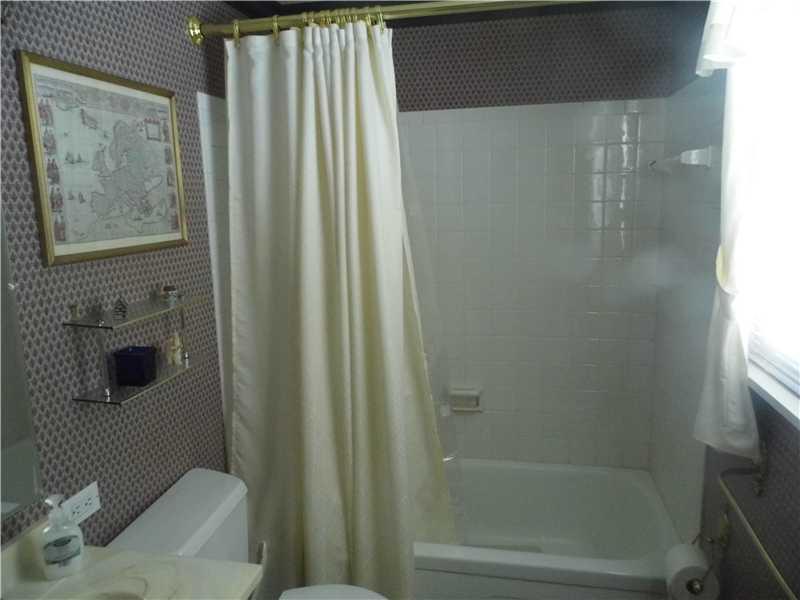 218 Wyngate Road Coraopolis, PA 15108 - Photo 11 of 16 Other. GLEAMING UPDATED MAIN BATH