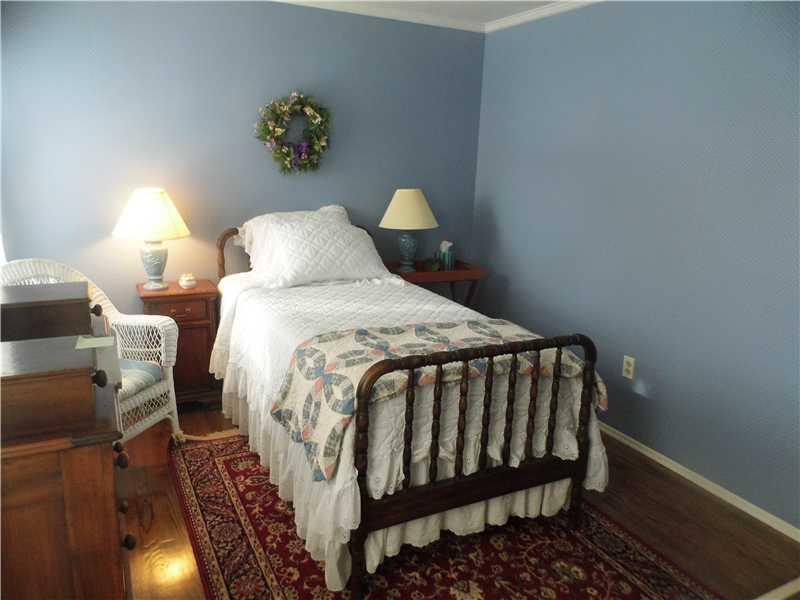 218 Wyngate Road Coraopolis, PA 15108 - Photo 12 of 16 Bedroom.