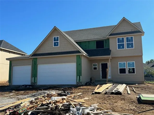 $519,900 | 2372 Northeast Colonnade Avenue, Grain Valley, MO 64029