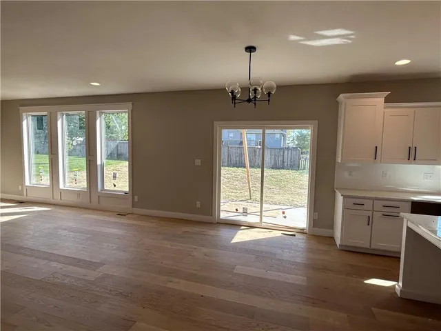 $519,900 | 2372 Northeast Colonnade Avenue, Grain Valley, MO 64029