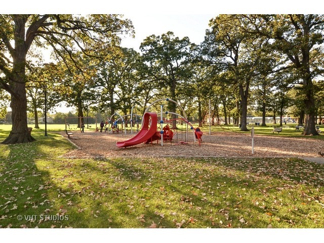 1239 North Dee Road Park Ridge, IL 60068 - Photo 21 of 22 Gallery Image 21