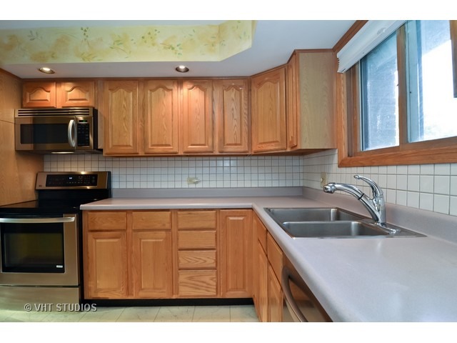 1239 North Dee Road Park Ridge, IL 60068 - Photo 5 of 22 Gallery Image 5