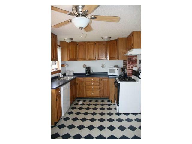 8258 Flint Road Columbus, OH 43235 - Photo 8 of 25