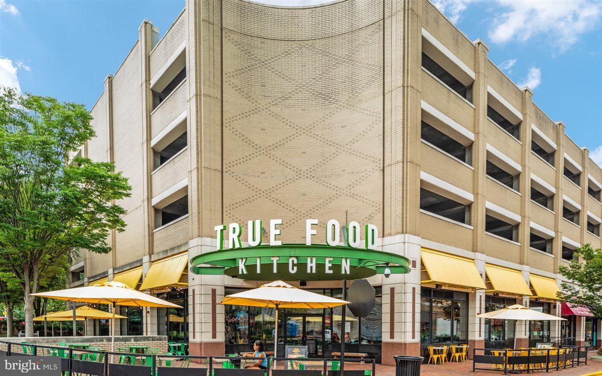 11733 Indian Ridge Road Reston, VA 20191 - Photo 18 of 27 Reston Town Center dining and shopping