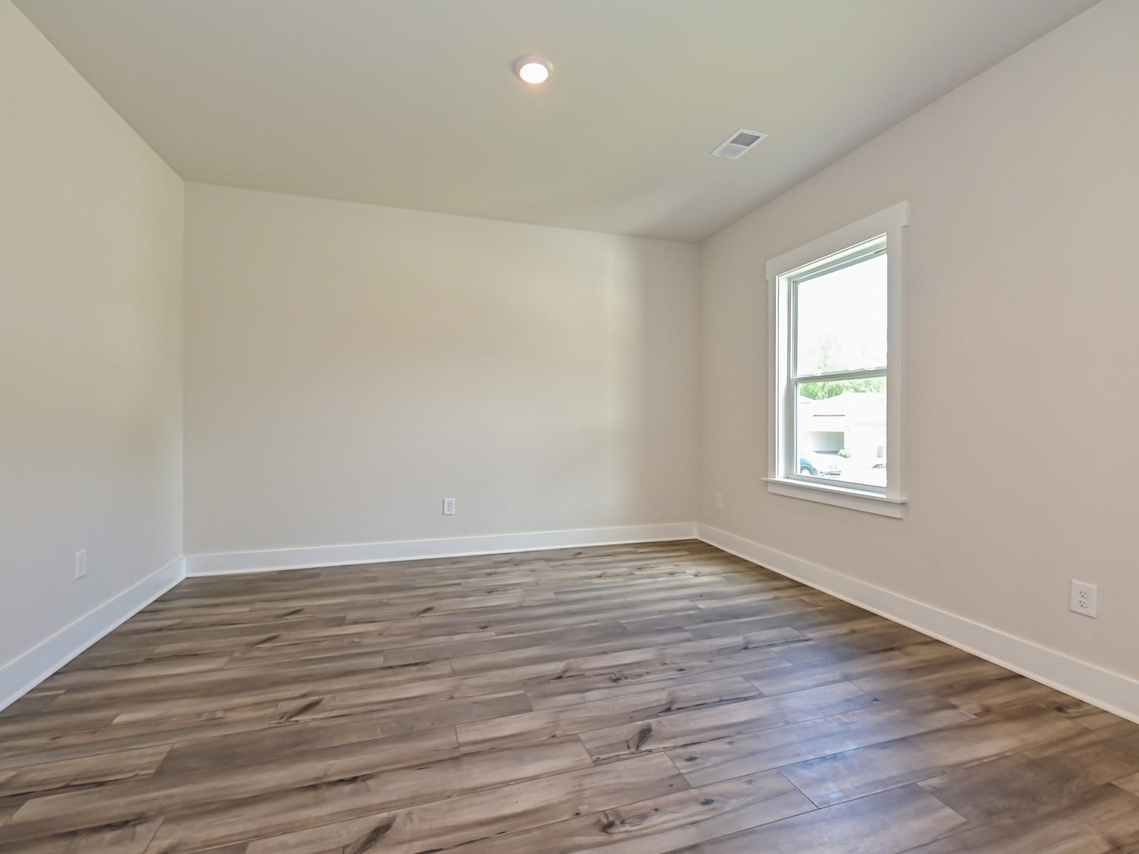 558 Laxton Road Greer, SC 29651 - Photo 4 of 30 Gallery Image 4