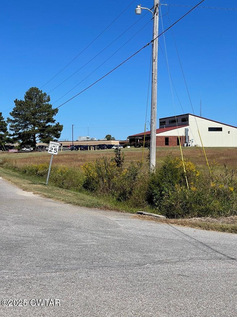 Lot 2 R B Wilson Drive Huntingdon, TN 38344 - Photo 5 of 11 a view of a back yard