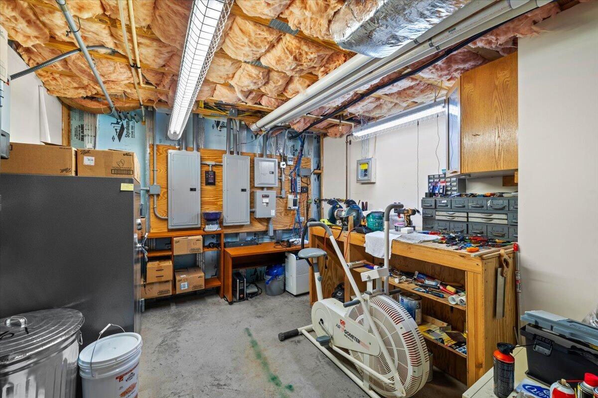 4861 Morris Road Hiwassee, VA 24347 - Photo 40 of 79 39-Interior-25