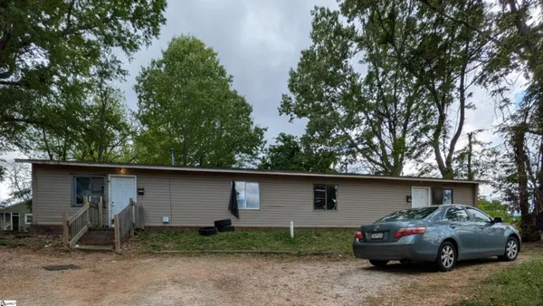 $160,000 | 802 Kings Court, Greenwood, SC 29646