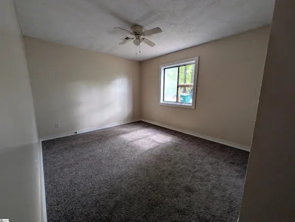 $160,000 | 802 Kings Court, Greenwood, SC 29646