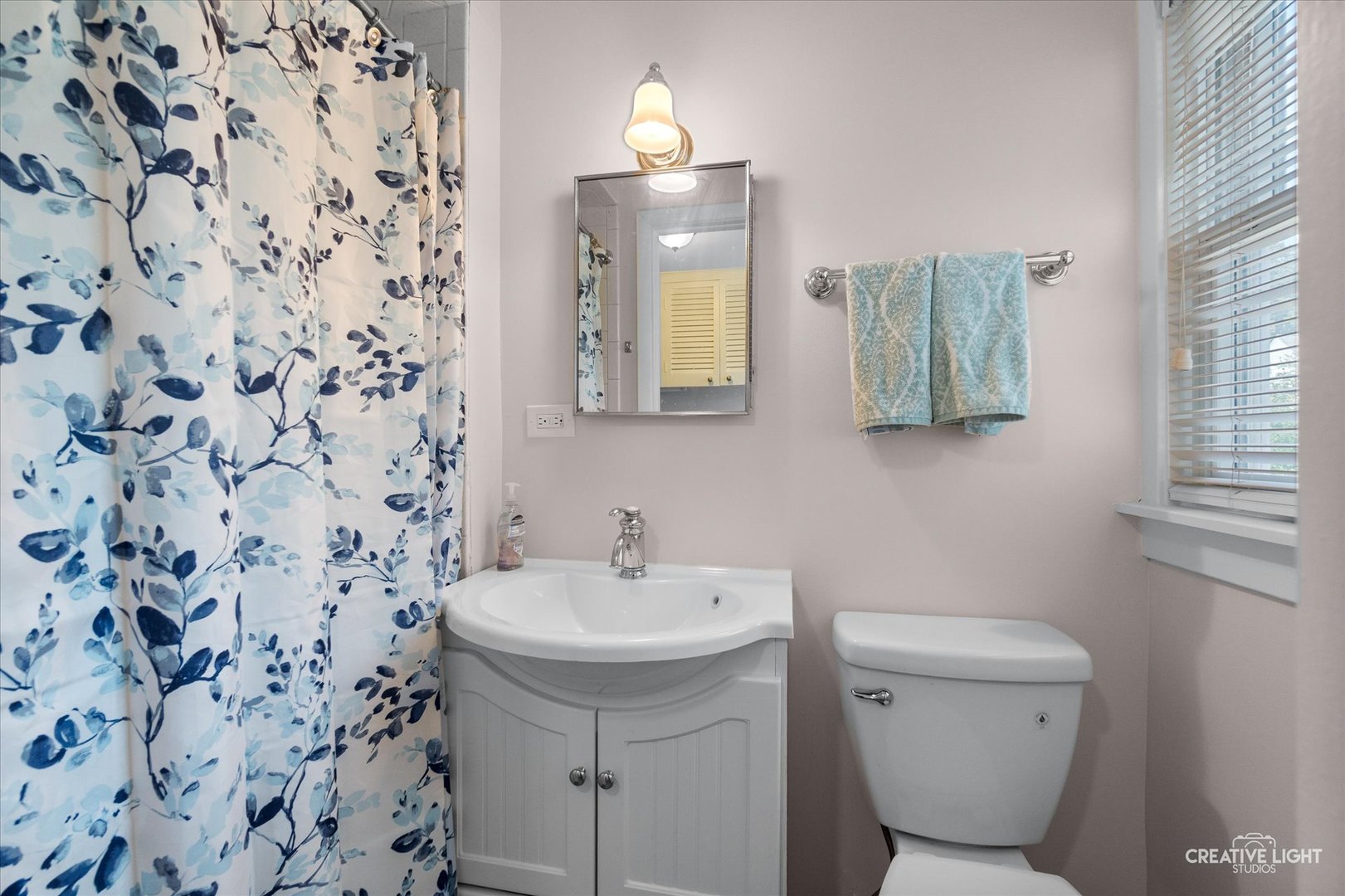 909 South Main Street Wheaton, IL 60189 - Photo 23 of 37