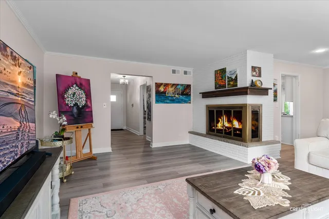 $515,000 | 909 South Main Street, Wheaton, IL 60189