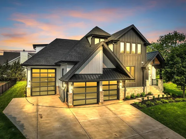 $1,850,000 | 525 Maple Street, Unit 7, Lake Geneva, WI 53147