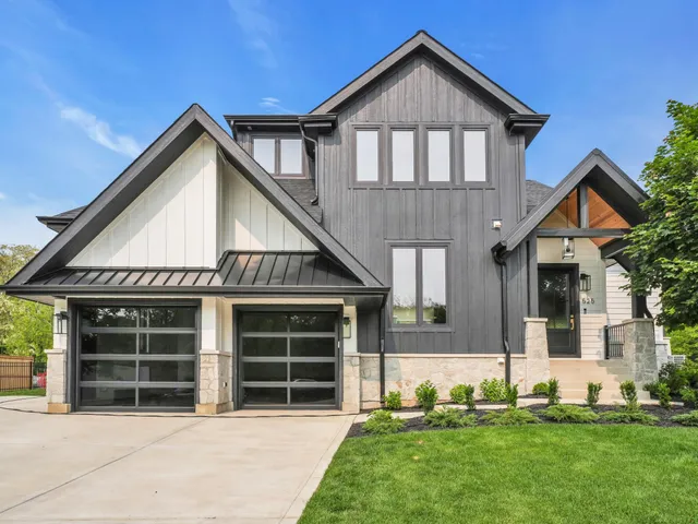 $1,850,000 | 525 Maple Street, Unit 7, Lake Geneva, WI 53147