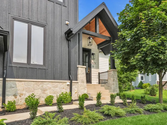 $1,850,000 | 525 Maple Street, Unit 7, Lake Geneva, WI 53147