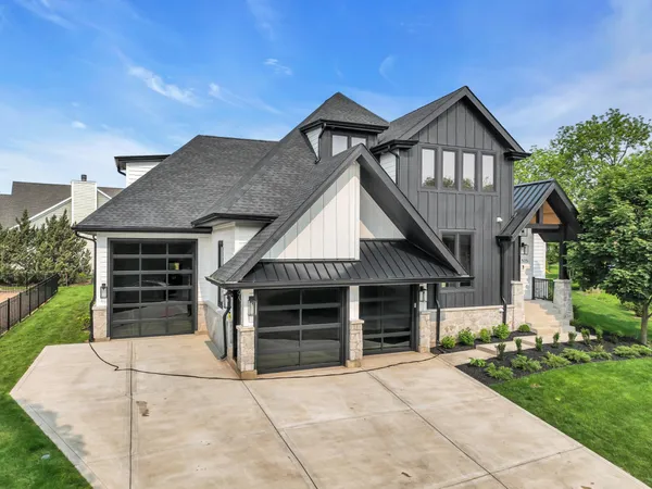 $1,850,000 | 525 Maple Street, Unit 7, Lake Geneva, WI 53147