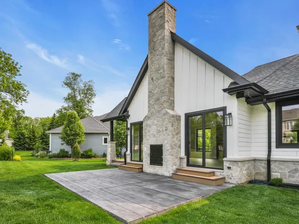 $1,850,000 | 525 Maple Street, Unit 7, Lake Geneva, WI 53147