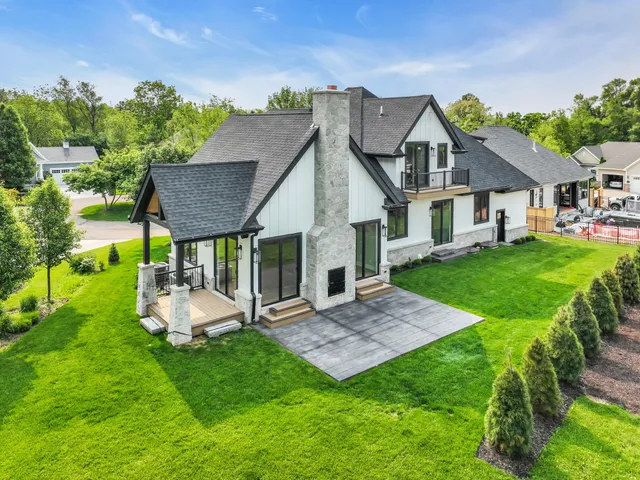 $1,850,000 | 525 Maple Street, Unit 7, Lake Geneva, WI 53147