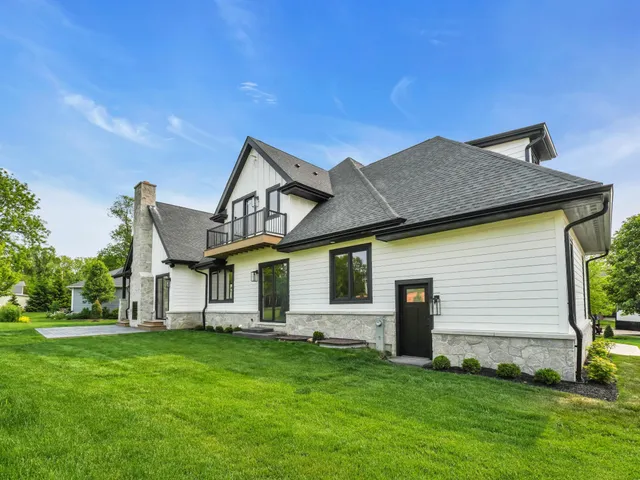 $1,850,000 | 525 Maple Street, Unit 7, Lake Geneva, WI 53147
