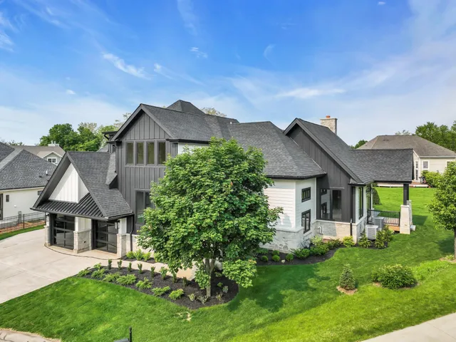 $1,850,000 | 525 Maple Street, Unit 7, Lake Geneva, WI 53147
