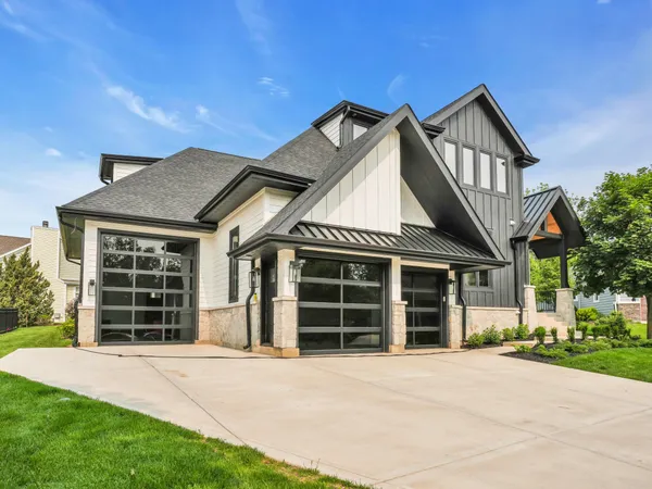 $1,850,000 | 525 Maple Street, Unit 7, Lake Geneva, WI 53147