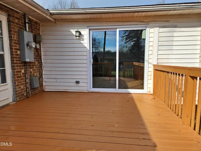 a view of an entrance of the house