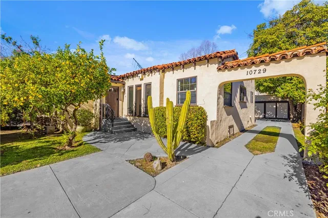 $1,299,000 | 10729 Aqua Vista Street, Studio City, CA 91602
