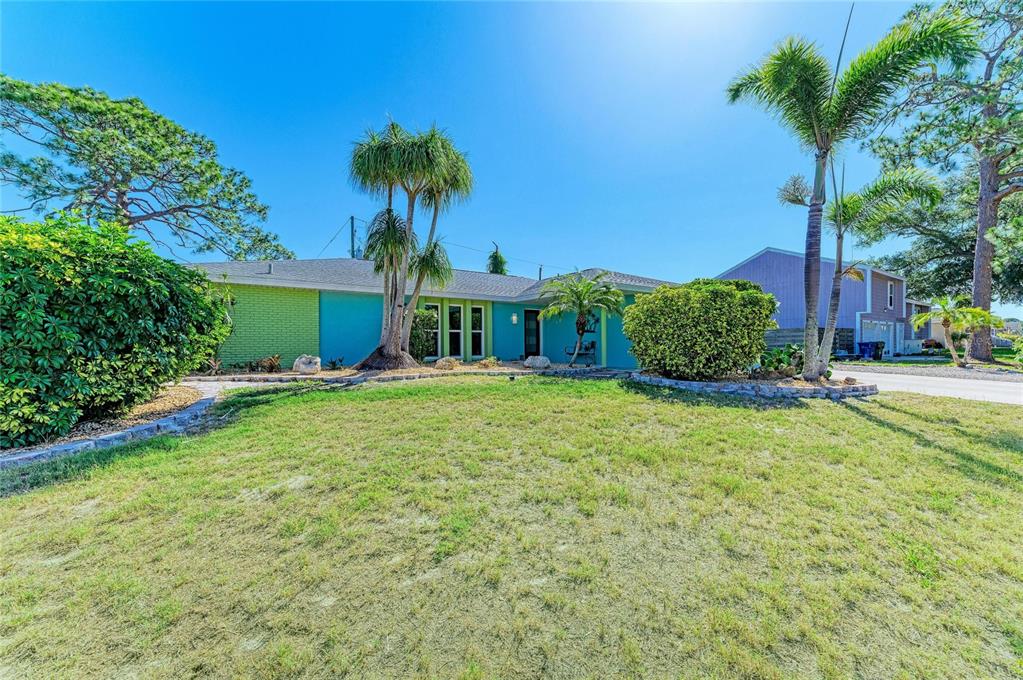 1184 Kenisco Road Venice, FL 34293 - Photo 3 of 47
