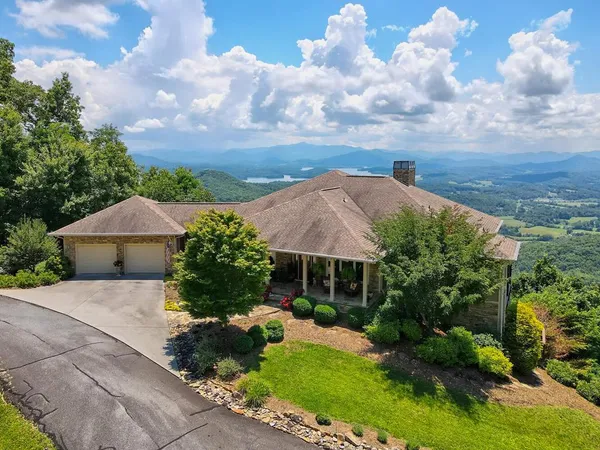 $1,324,900 | 1212 East Double Knob Drive, Hayesville, NC 28904
