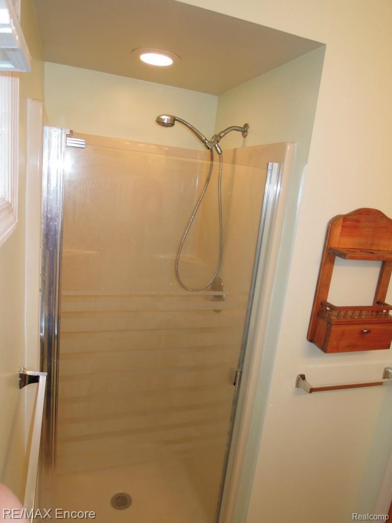 1470 Merry Road Waterford, MI 48328 - Photo 31 of 63 DSCN8764.jpg