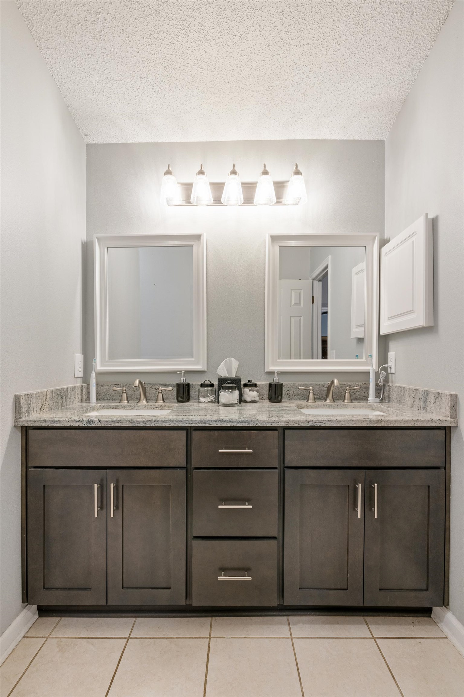 1739 Folkstone Road Tallahassee, FL 32312 - Photo 11 of 34 Gallery Image 11