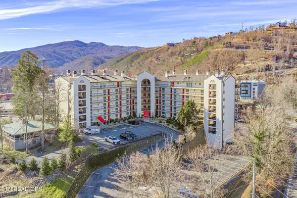 $309,900 | 102 Baskins Creek Bypass, Unit 107, Gatlinburg, TN 37738