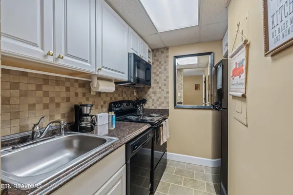 $309,900 | 102 Baskins Creek Bypass, Unit 107, Gatlinburg, TN 37738