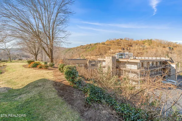 $309,900 | 102 Baskins Creek Bypass, Unit 107, Gatlinburg, TN 37738