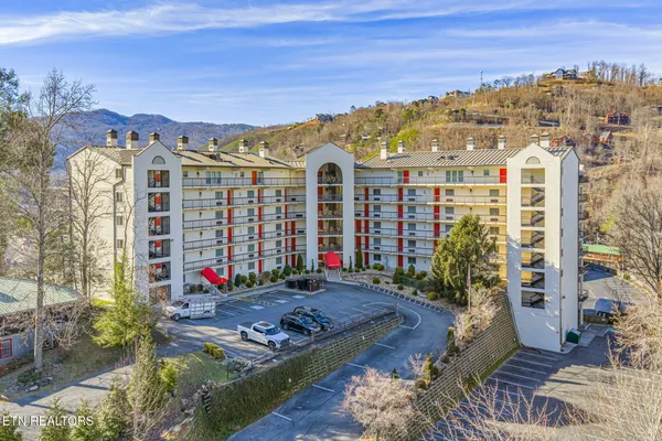 $309,900 | 102 Baskins Creek Bypass, Unit 107, Gatlinburg, TN 37738