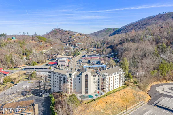 $309,900 | 102 Baskins Creek Bypass, Unit 107, Gatlinburg, TN 37738