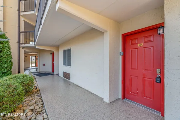 $309,900 | 102 Baskins Creek Bypass, Unit 107, Gatlinburg, TN 37738