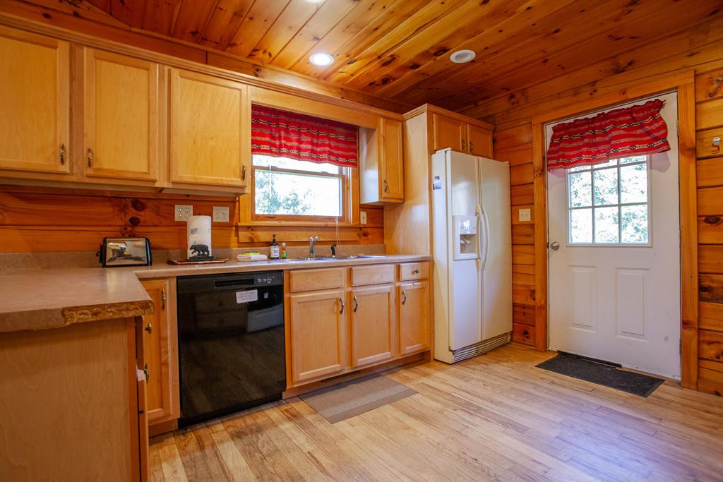322 Hickory Br Road Whittier, NC 28789 - Photo 17 of 50