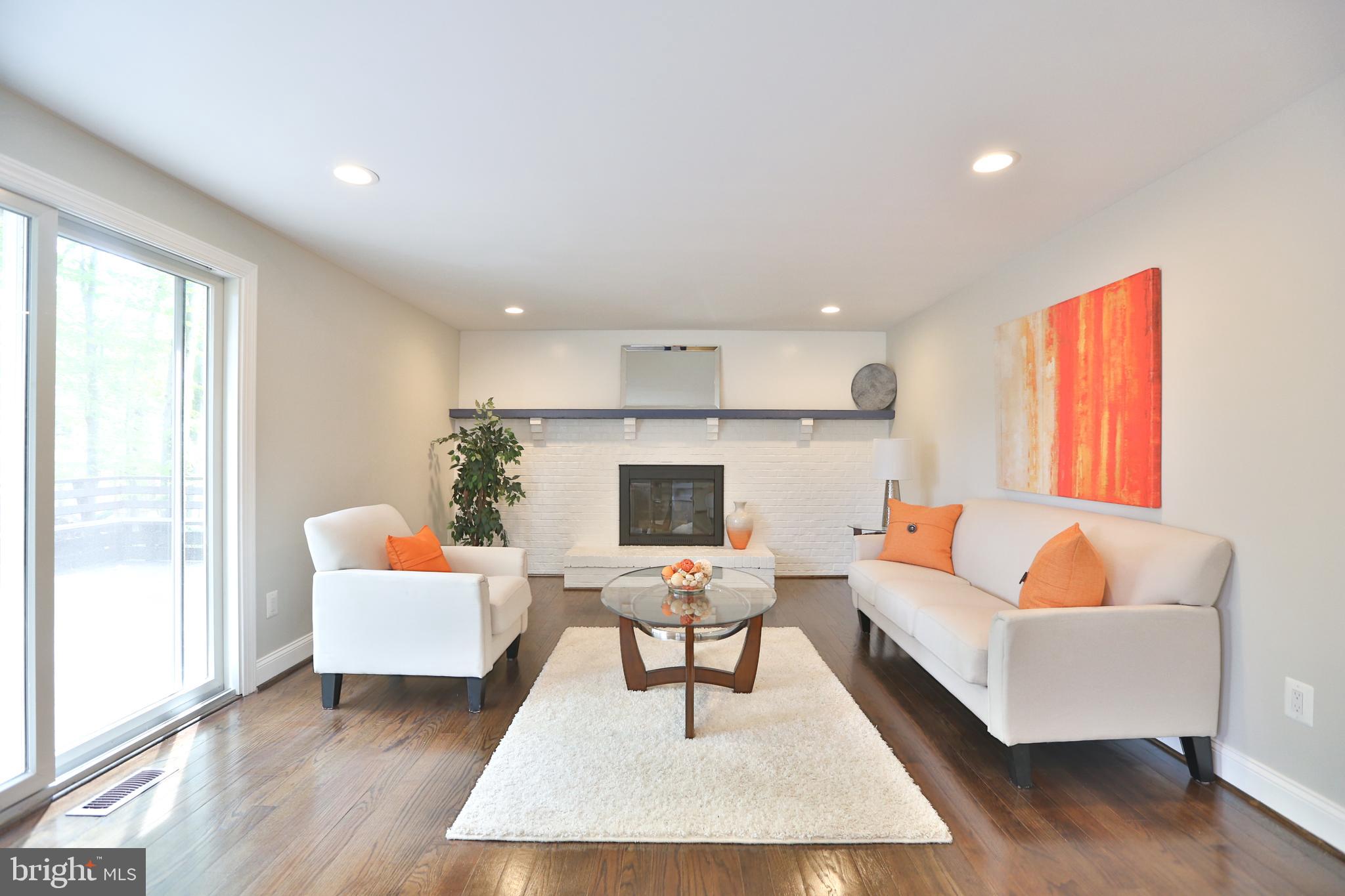 7832 Roundabout Way Springfield, VA 22153 - Photo 3 of 47