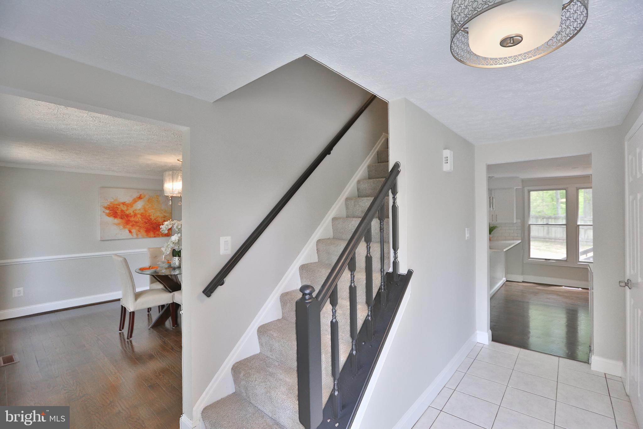 7832 Roundabout Way Springfield, VA 22153 - Photo 5 of 47