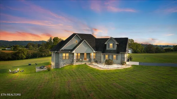 $1,150,000 | 1126 Cross Valley Road, La Follette, TN 37766